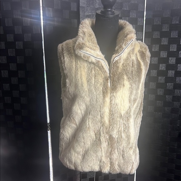 Valerie Stevens Jackets & Blazers - Valerie Stevens Faux Fur Vest